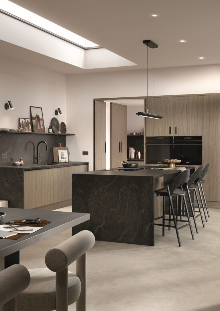 Versa stained Weathered Silver_Cameo 5